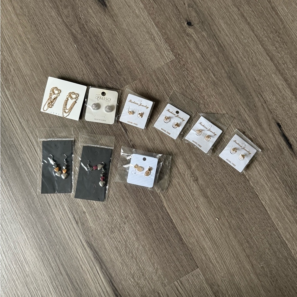 Bundle of jewelry